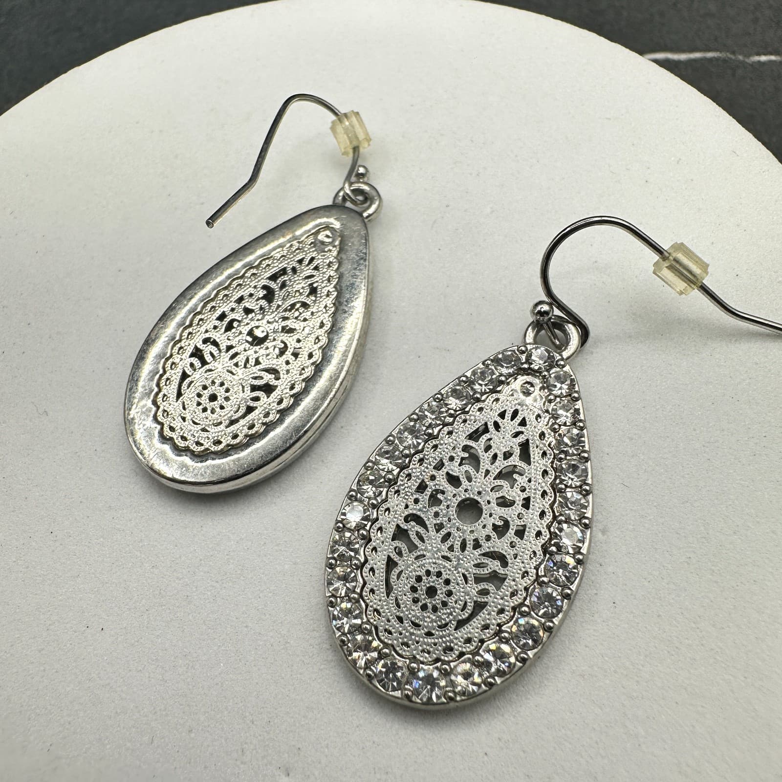Vintage 90s Silver Tone Glamour Teardrop Dangle Earrings Rhinestone Filigree - Thumbnail 11