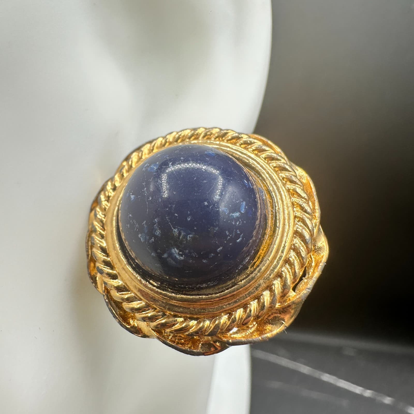 Vinatge Gold Tone Stud Earrings Dark Blue Lapis Style Cabochon Round Jewelry - Thumbnail 8