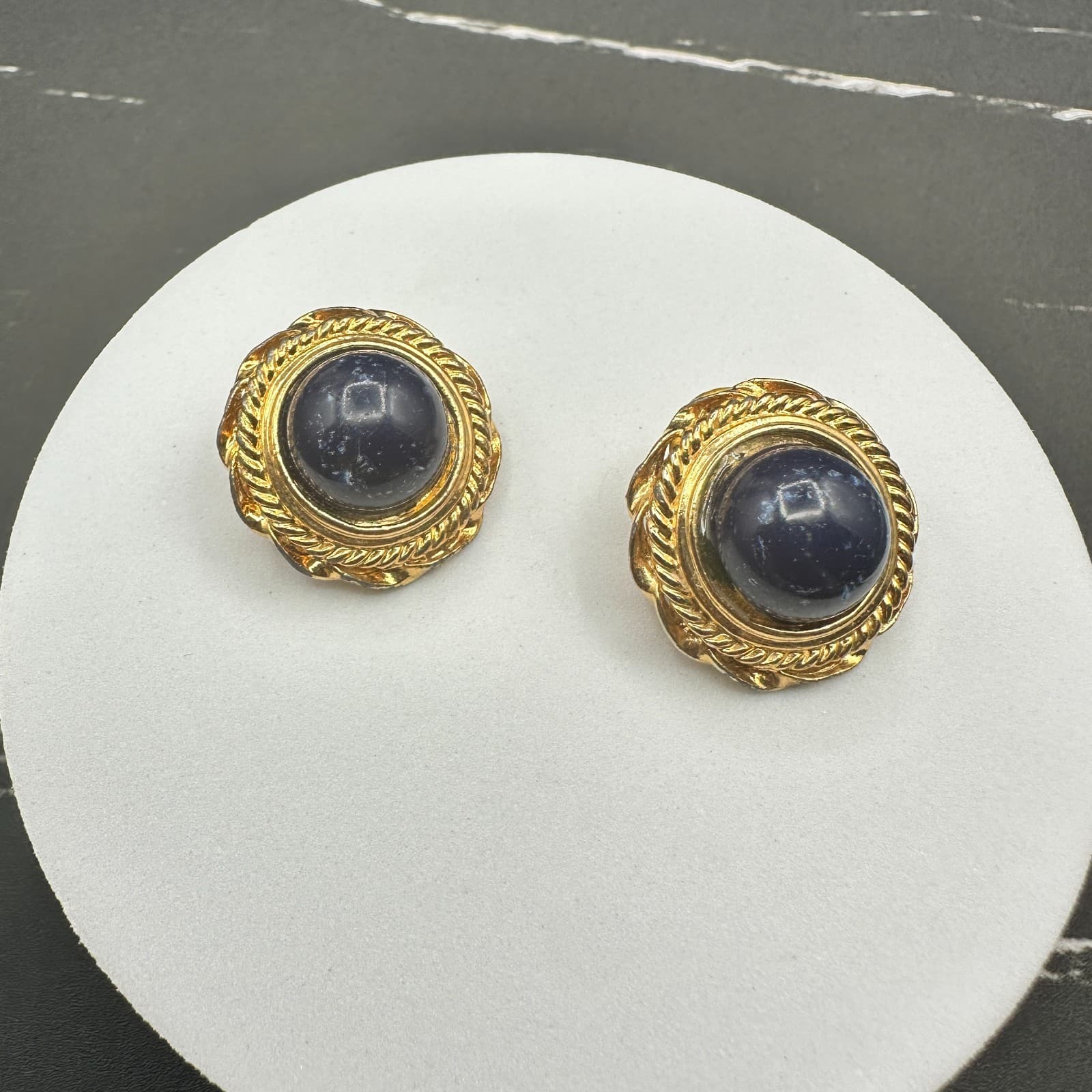 Vinatge Gold Tone Stud Earrings Dark Blue Lapis Style Cabochon Round Jewelry - Thumbnail 10