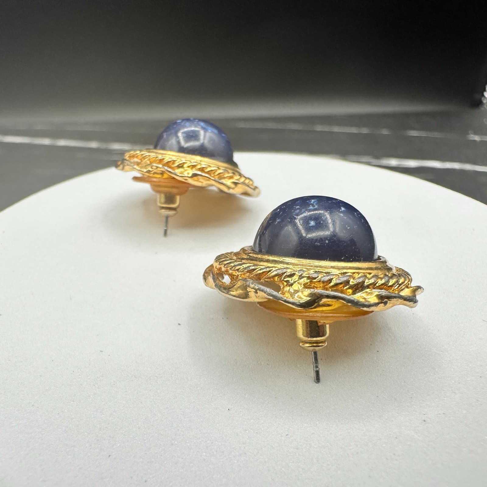 Vinatge Gold Tone Stud Earrings Dark Blue Lapis Style Cabochon Round Jewelry - Thumbnail 13