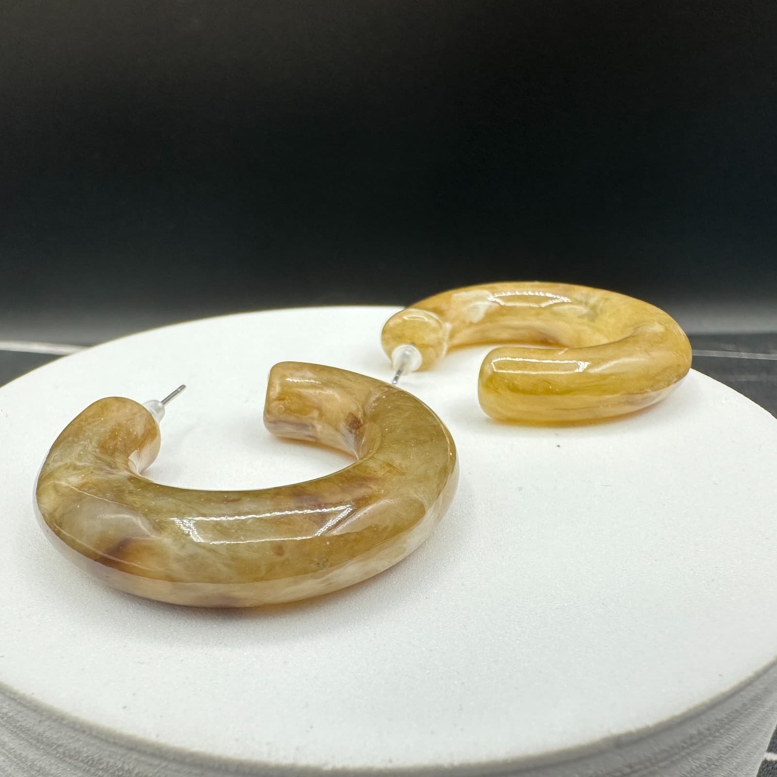Vintage Chunky Marbled Yellow Hipper Resin C-Shape Hoop Stud Earrings 2 Inch - Thumbnail 7