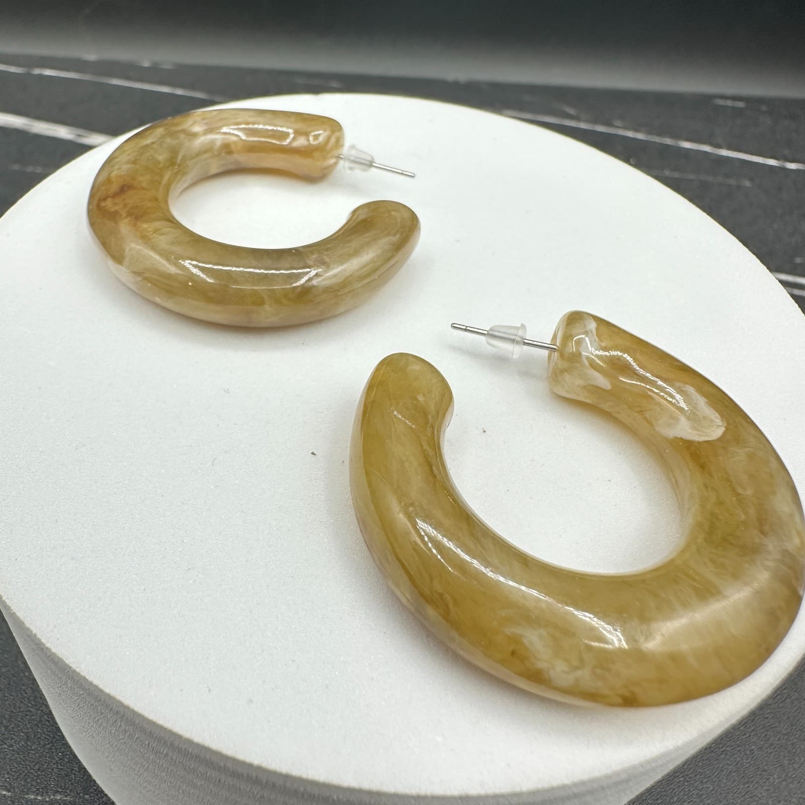 Vintage Chunky Marbled Yellow Hipper Resin C-Shape Hoop Stud Earrings 2 Inch - Thumbnail 6