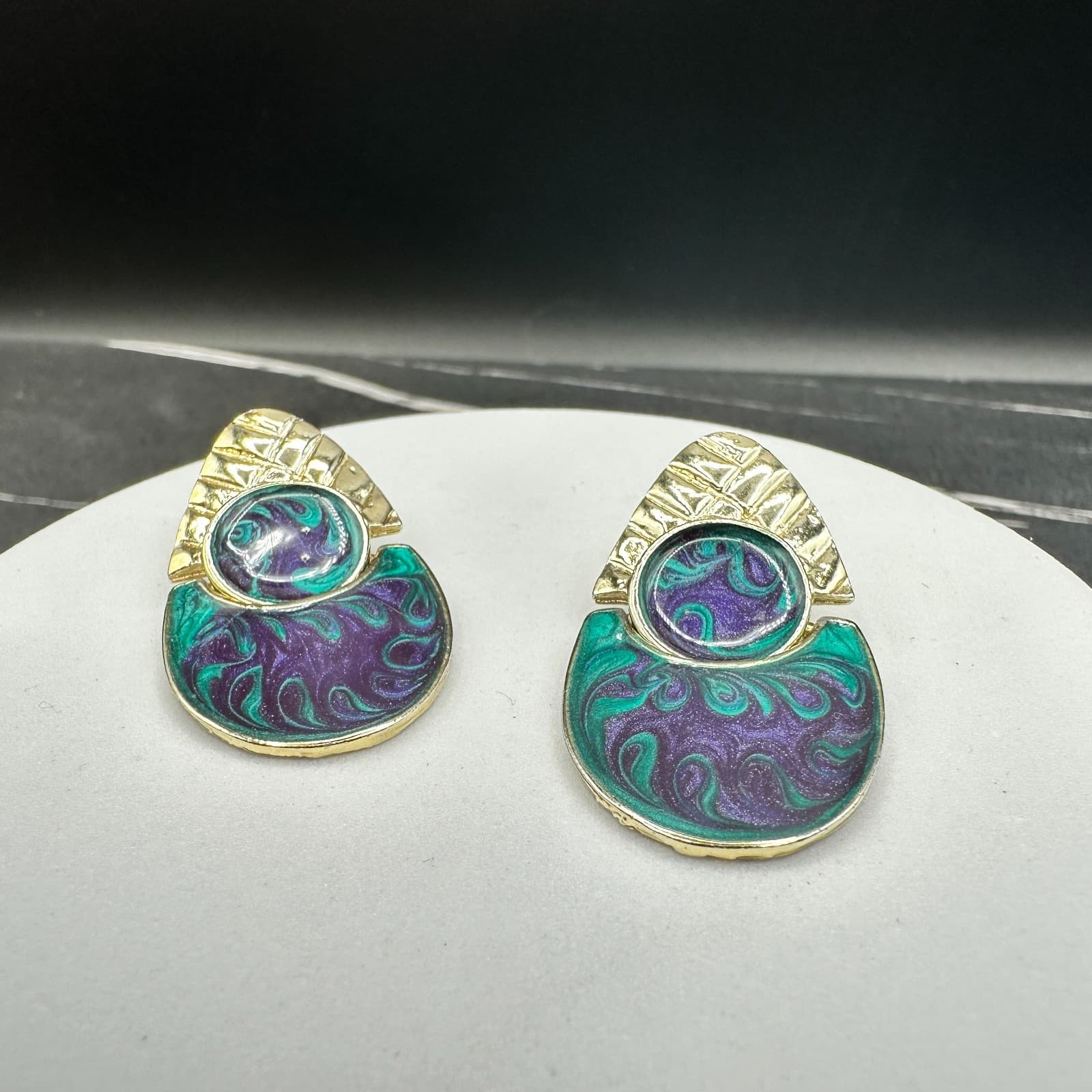 Vintage Abstract Enamel Drop Earrings Green Purple Gold Tone Modern Art Style - Thumbnail 2