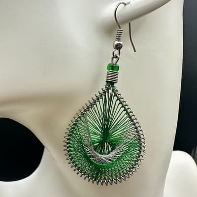 Handmade Wire Art Teardrop Dangle Earrings Green Silver Thread Boho VTG Style - Thumbnail 4