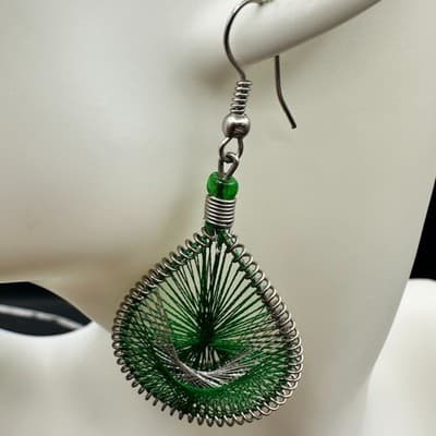 Handmade Wire Art Teardrop Dangle Earrings Green Silver Thread Boho VTG Style - Thumbnail 7