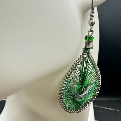 Handmade Wire Art Teardrop Dangle Earrings Green Silver Thread Boho VTG Style - Thumbnail 9