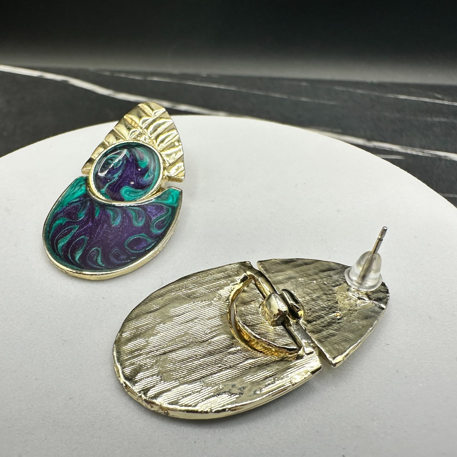 Vintage Abstract Enamel Drop Earrings Green Purple Gold Tone Modern Art Style - Thumbnail 9