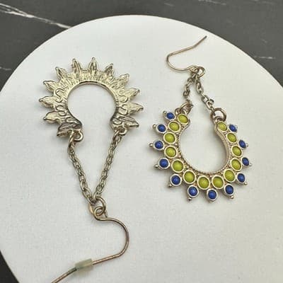 VTG Boho Dangle Earrings Blue Green Bead Crescent Drop Gold Tone Chain Style - Thumbnail 2