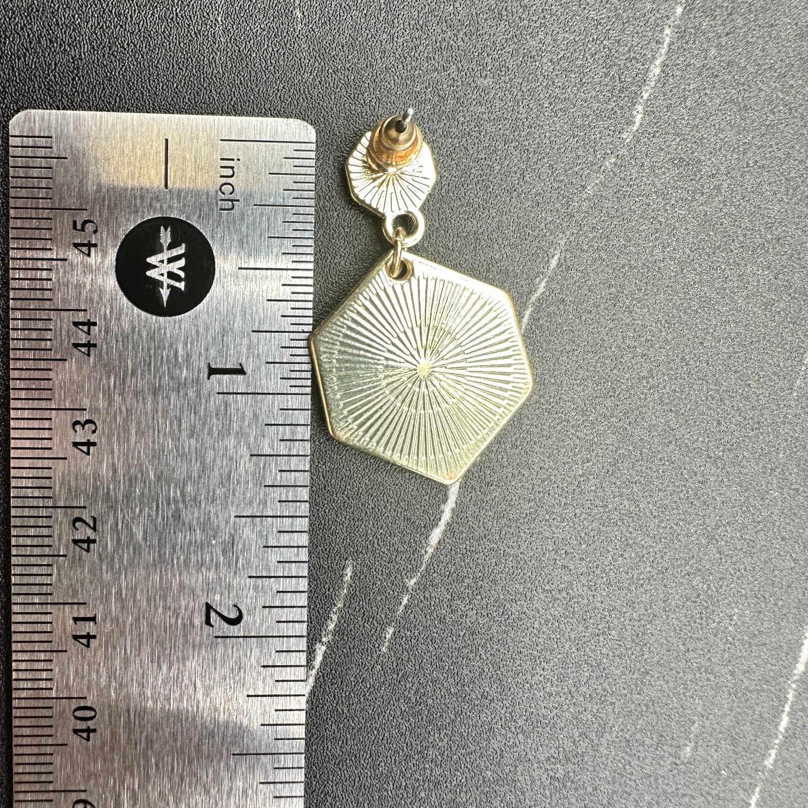 Vintage Hexagon Geometric Dangle Earrings Gold Tone Maroon White Pattern Art - Thumbnail 10