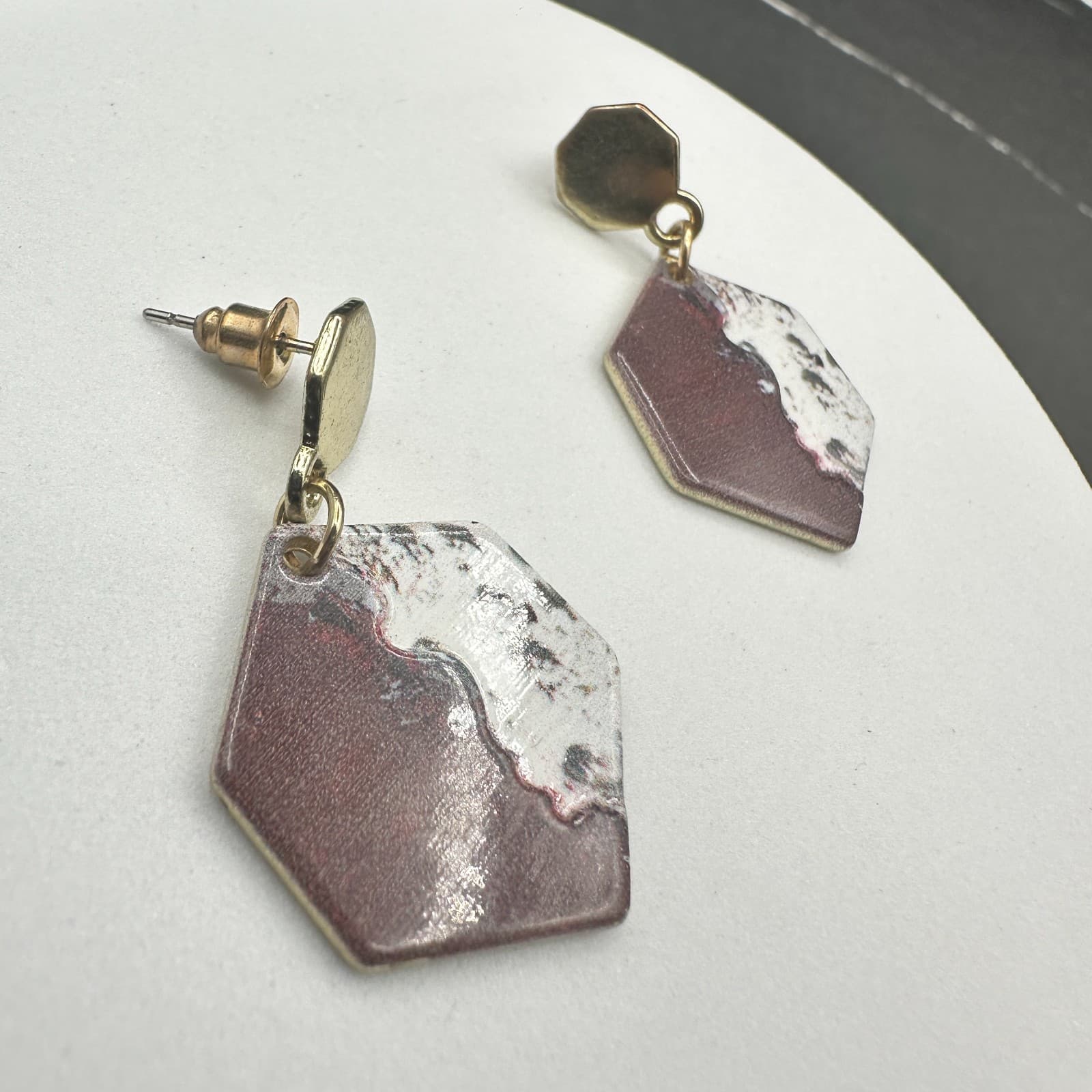 Vintage Hexagon Geometric Dangle Earrings Gold Tone Maroon White Pattern Art - Thumbnail 13