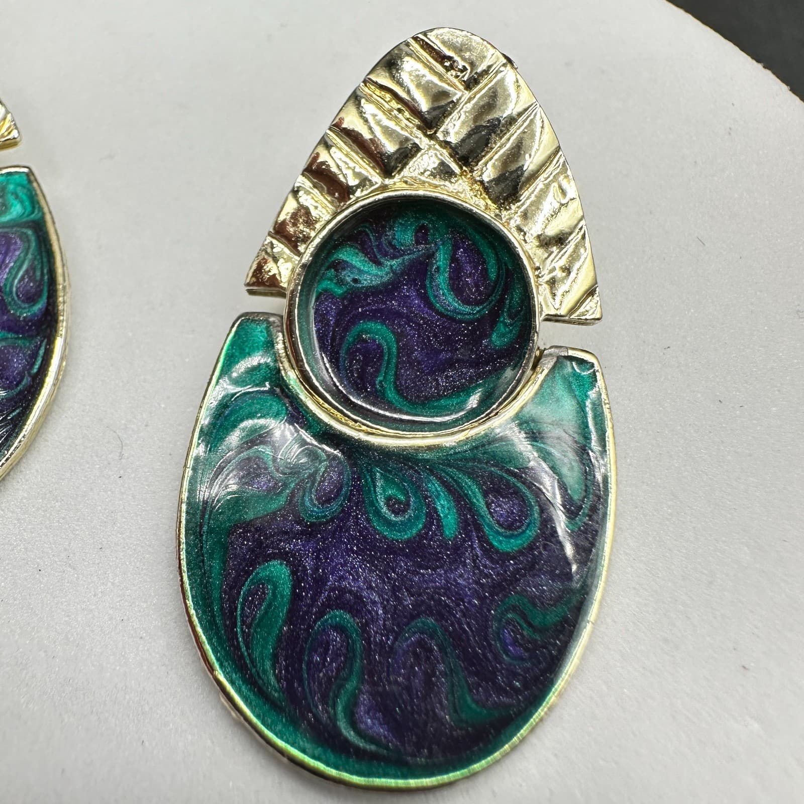 Vintage Abstract Enamel Drop Earrings Green Purple Gold Tone Modern Art Style - Thumbnail 7