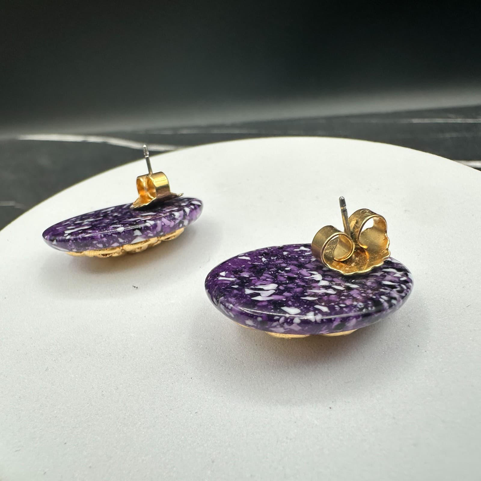 Vintage Gold Tone Purple Oval Floral Stud Earrings Retro Costume Jewelry - Thumbnail 5