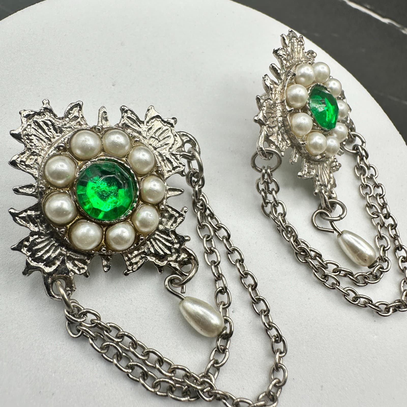 Vintage Pearl & Emerald-Colored Chain Drop Earrings Baroque Regal Statement - Thumbnail 3