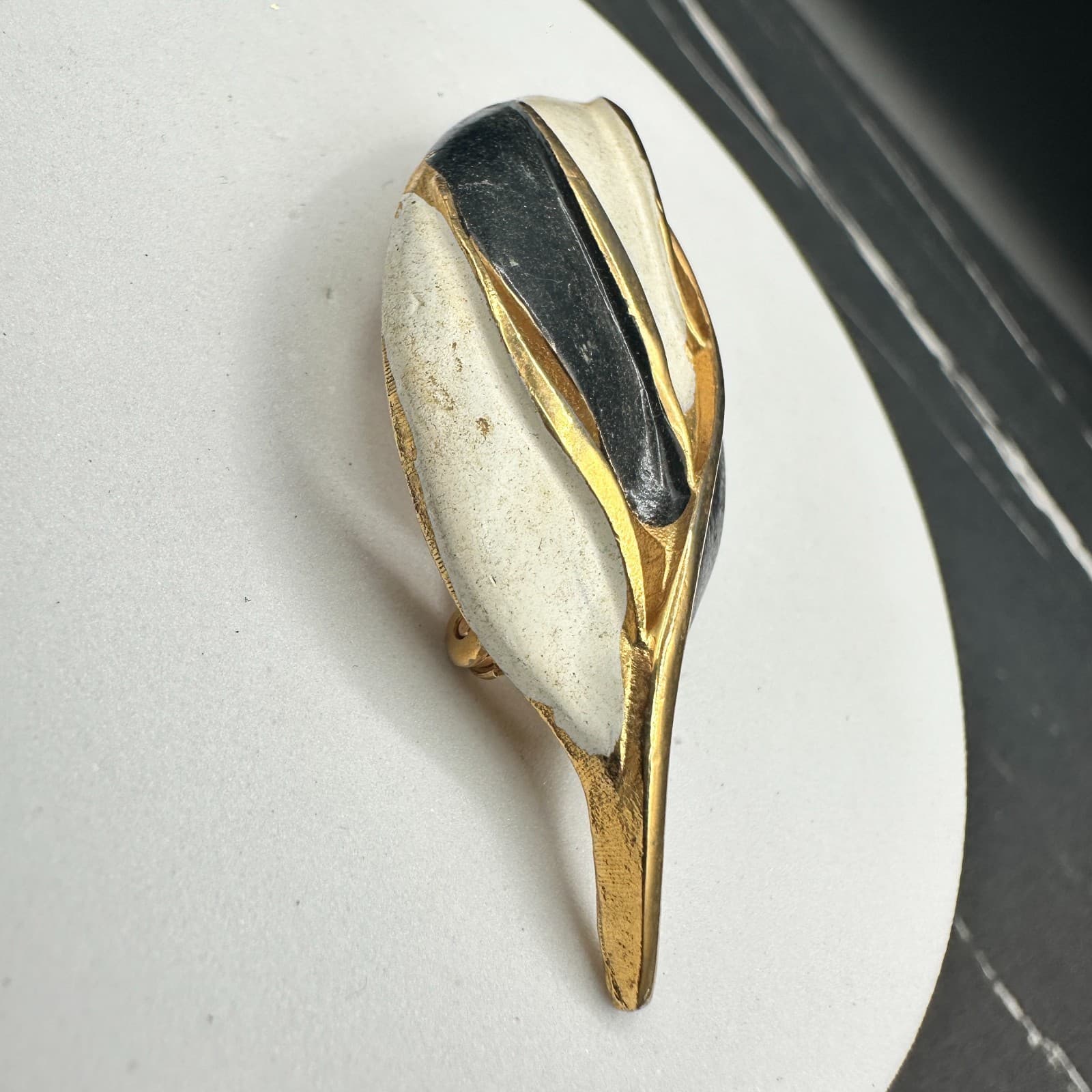 Gold Tone Black & White Enamel Leaf Brooch Vintage Style 80s Art Deco - Thumbnail 6