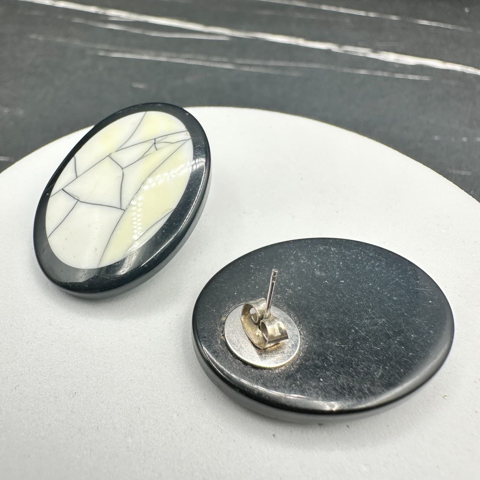 Vintage Oval Faux Howlite Clip-On Earrings Black & Cream Statement - Thumbnail 4