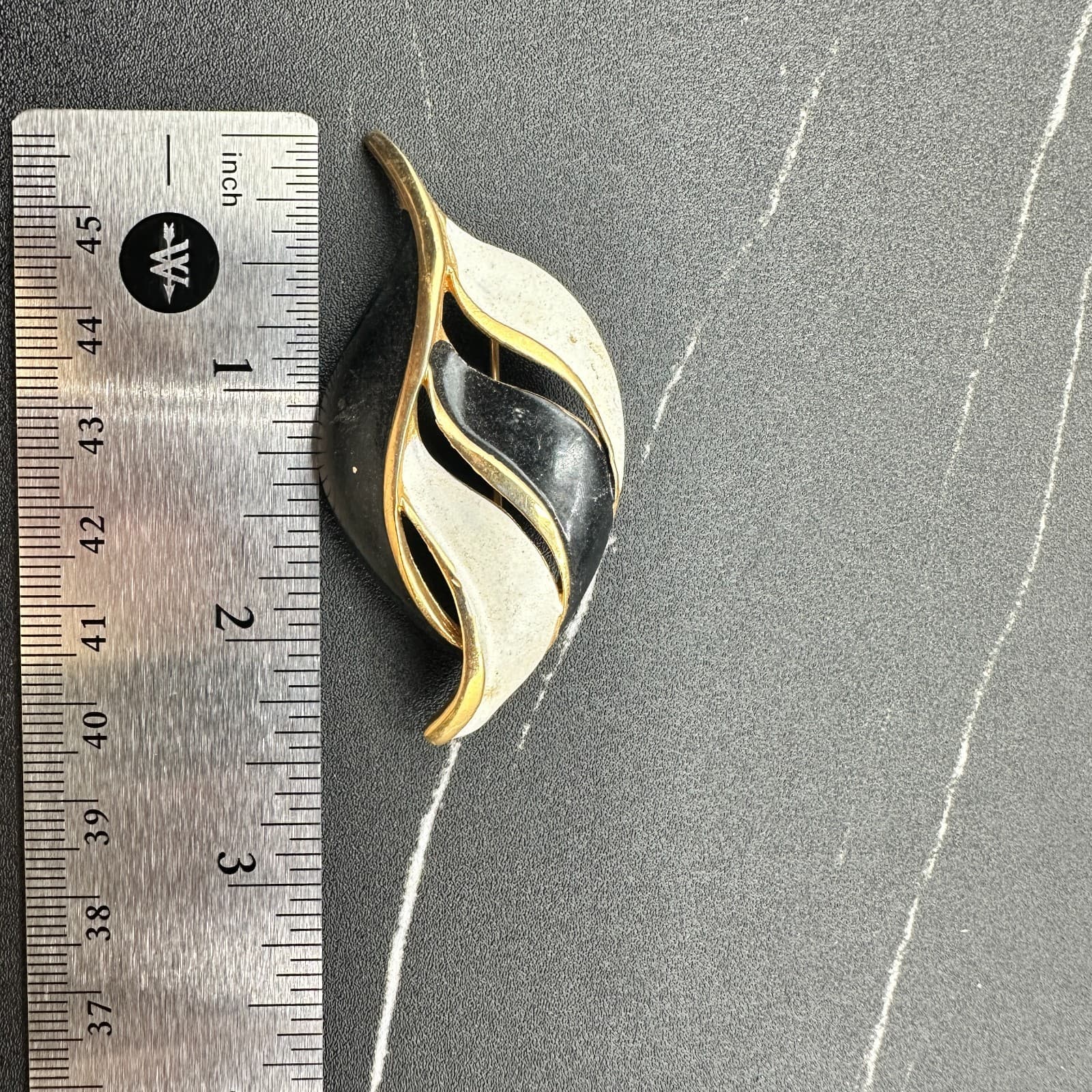 Gold Tone Black & White Enamel Leaf Brooch Vintage Style 80s Art Deco - Thumbnail 9