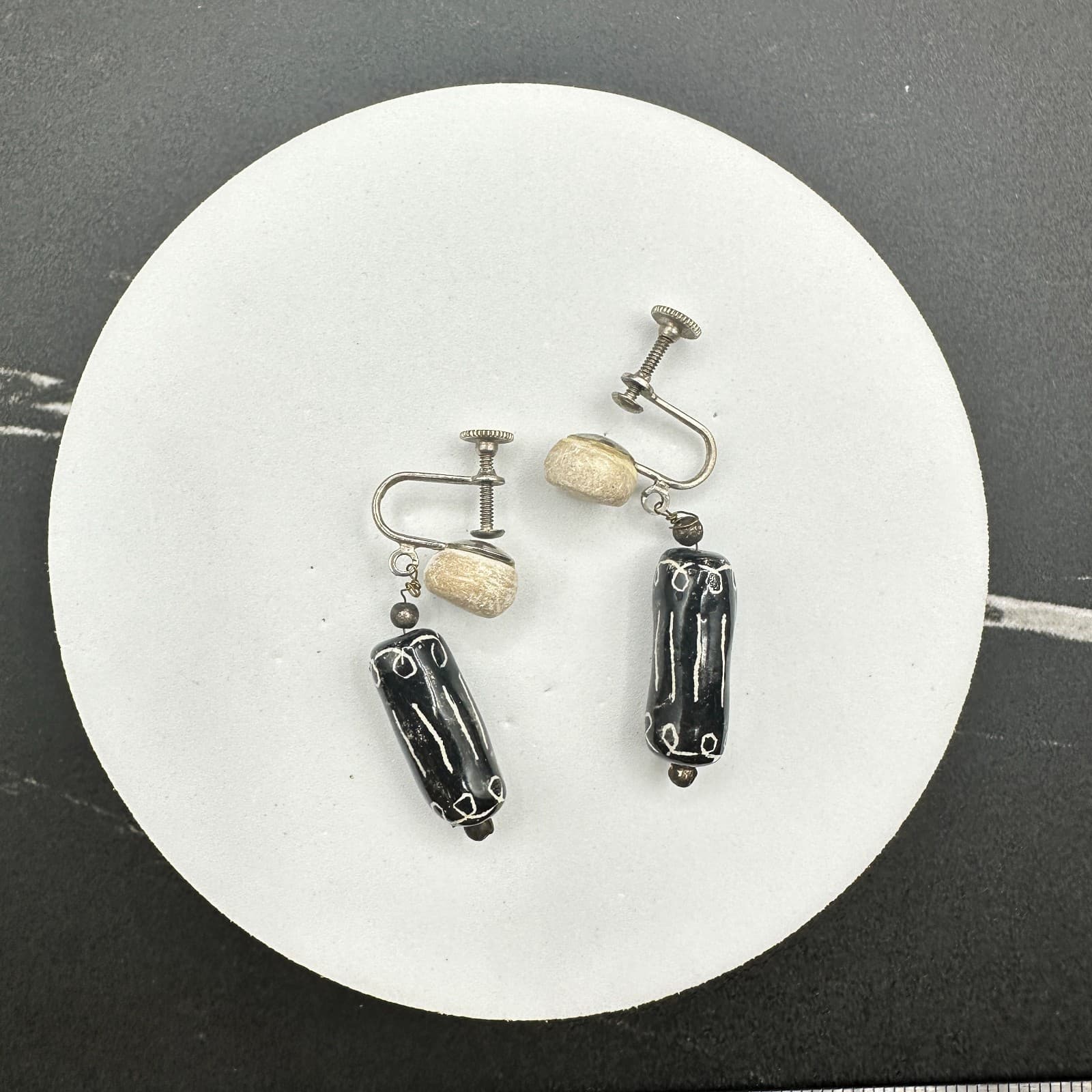 Vintage Black & Clay Bead Screw-Back Earrings Boho Minimalist - Thumbnail 2