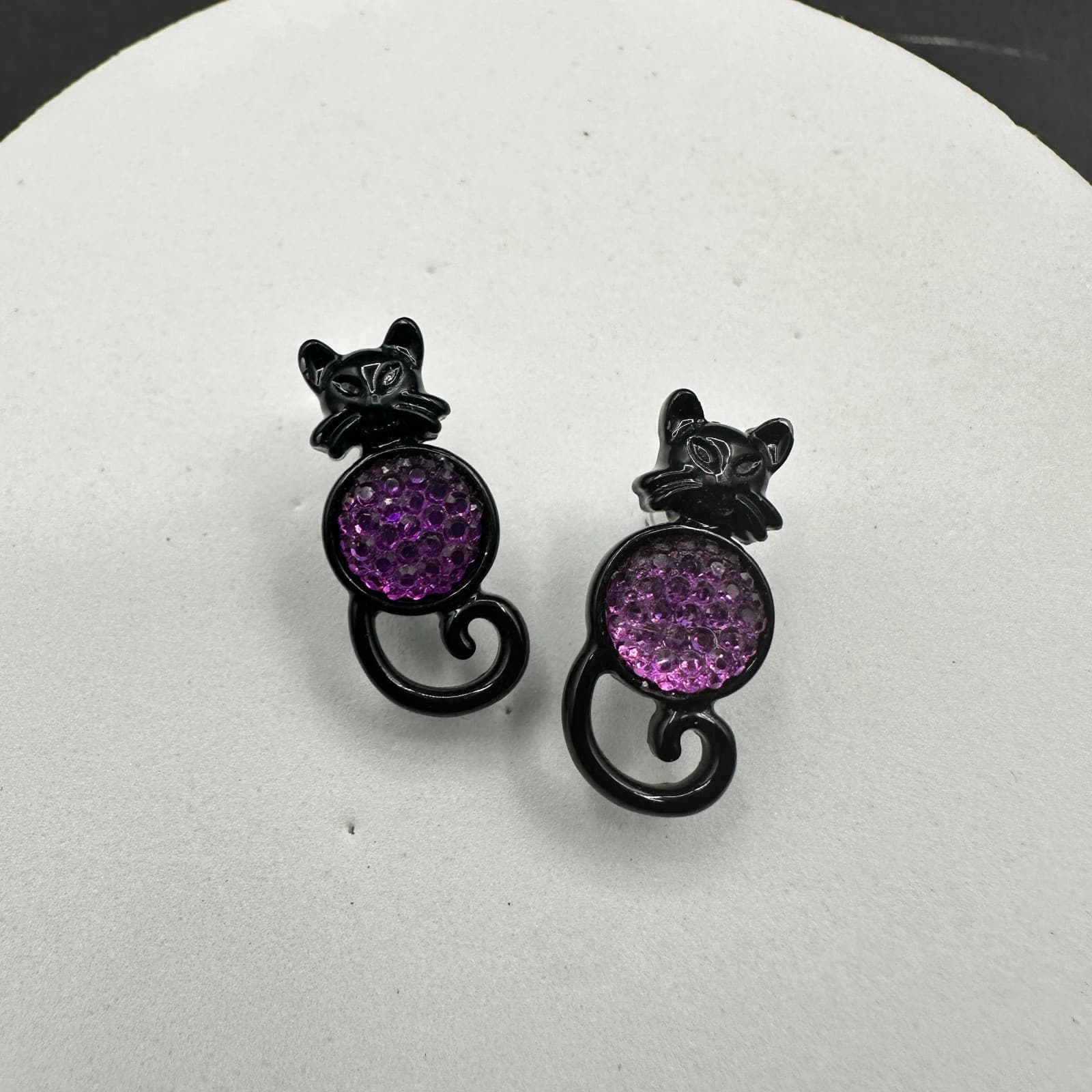 Vintage Black & Purple Rhinestone Cat Earrings Whimsical Halloween Style - Thumbnail 8