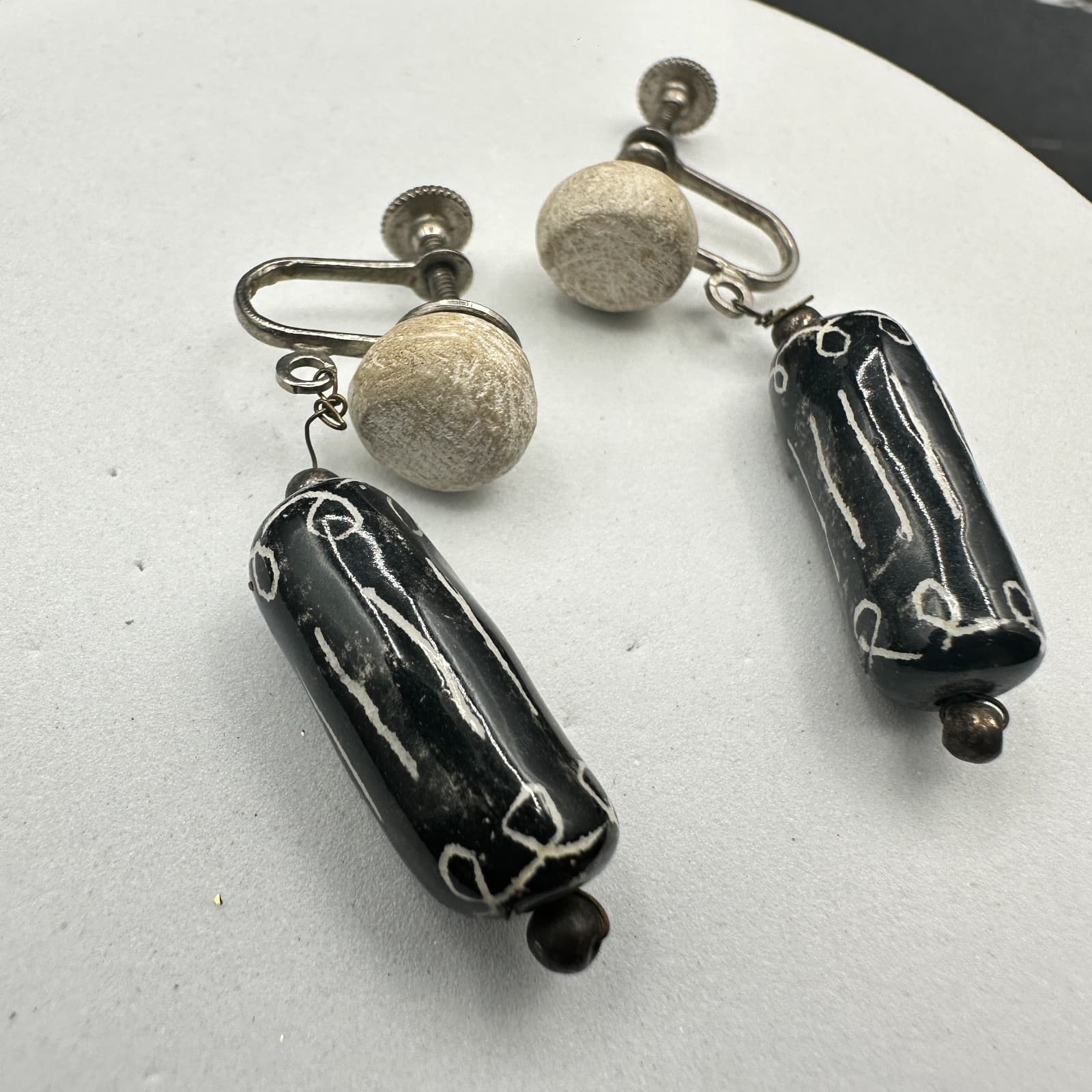 Vintage Black & Clay Bead Screw-Back Earrings Boho Minimalist - Thumbnail 5