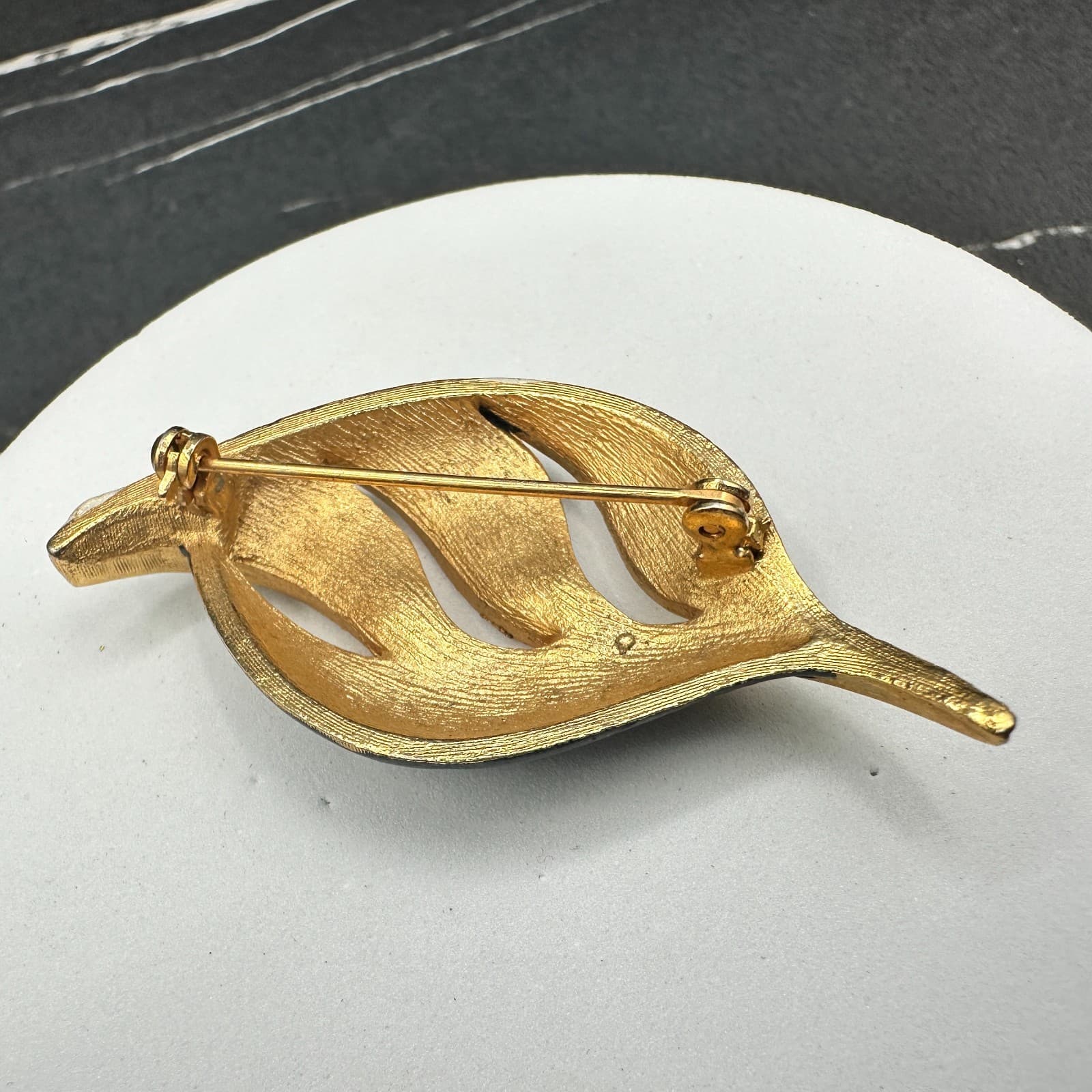 Gold Tone Black & White Enamel Leaf Brooch Vintage Style 80s Art Deco - Thumbnail 7