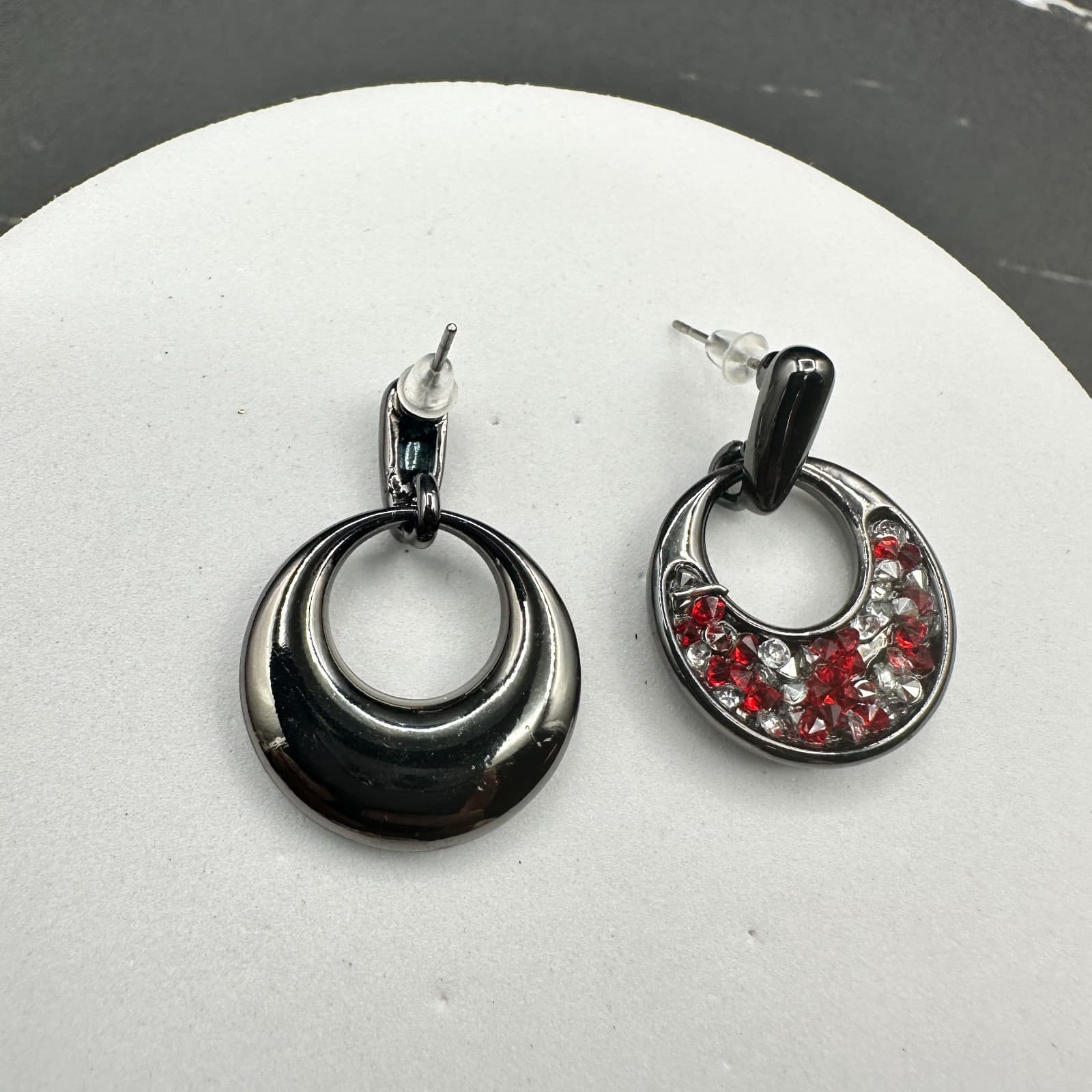 Vintage Red & Clear Rhinestone Open-Hoop Dangle Earrings - Thumbnail 9