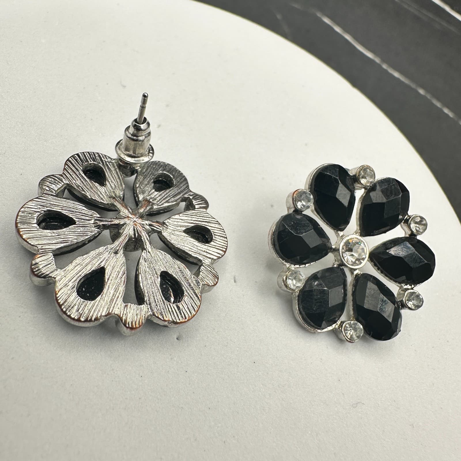 VTG Black Crystal Rhinestone Flower Stud Earrings Silver Tone Statement Jewelry - Thumbnail 2