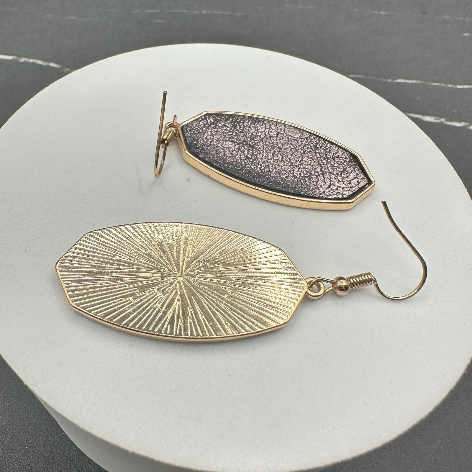 Gold Tone Textured Black Oval Drop Earrings Lightweight Dangle Fashion Jewelry - Thumbnail 5
