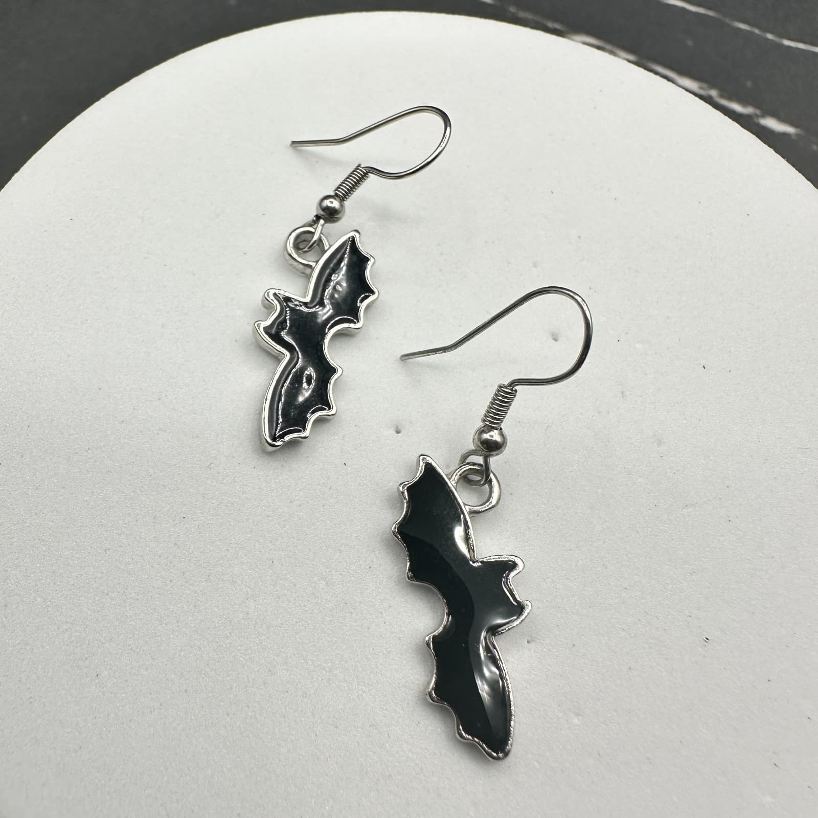 Vintage Black Enamel Bat Dangle Earrings Silver Tone Halloween Style - Thumbnail 11