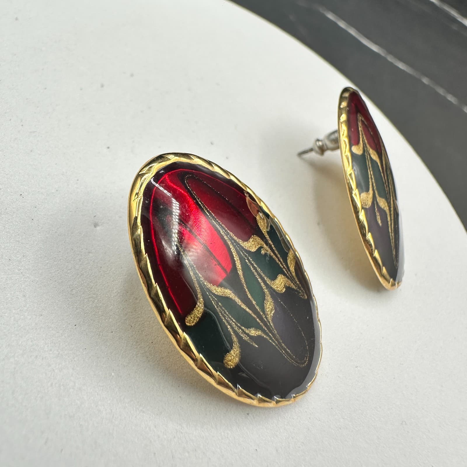 Vintage Multicolor Enamel Oval Clip-On Earrings Gold Tone Abstract - Thumbnail 6