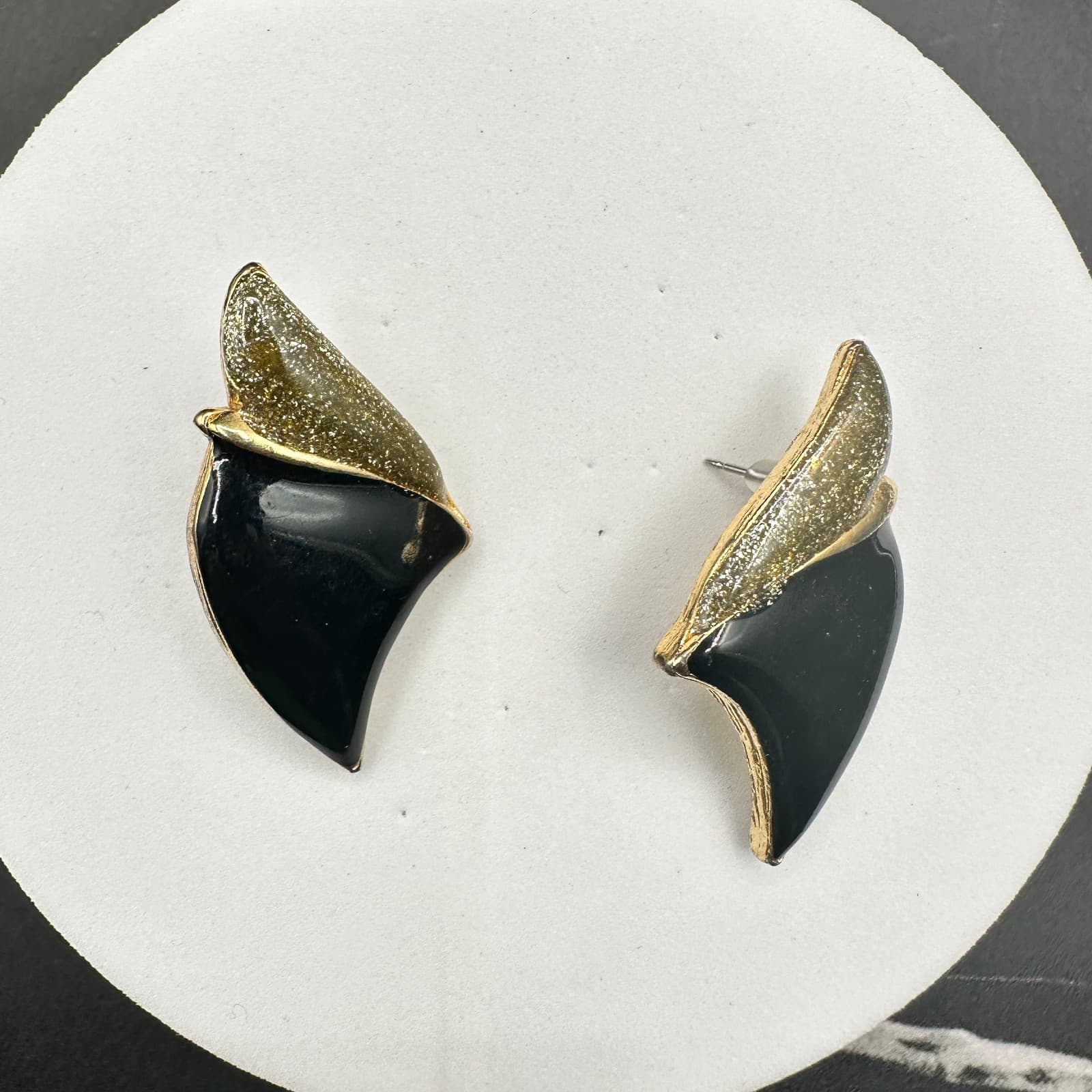 VTG Black Enamel Abstract Stud Earrings Gold Tone Modern Art Deco Style - Thumbnail 2