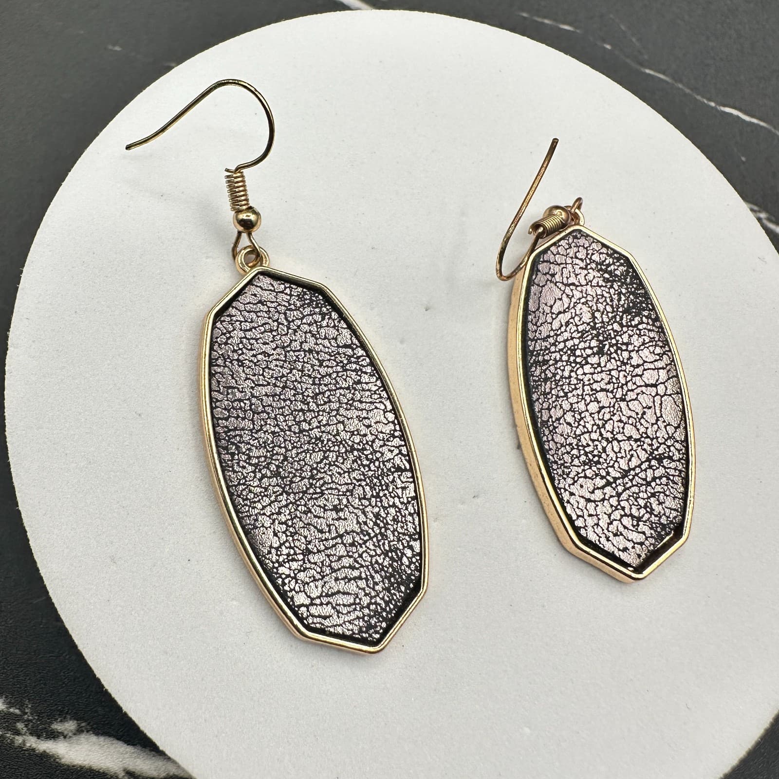 Gold Tone Textured Black Oval Drop Earrings Lightweight Dangle Fashion Jewelry - Thumbnail 4