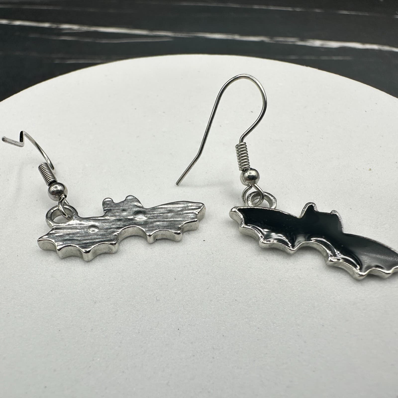 Vintage Black Enamel Bat Dangle Earrings Silver Tone Halloween Style - Thumbnail 9