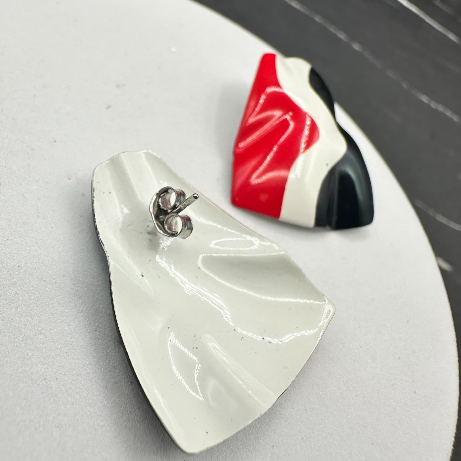 Red Black White Modern Wave Stud Earrings 80s Acrylic Statement - Thumbnail 7