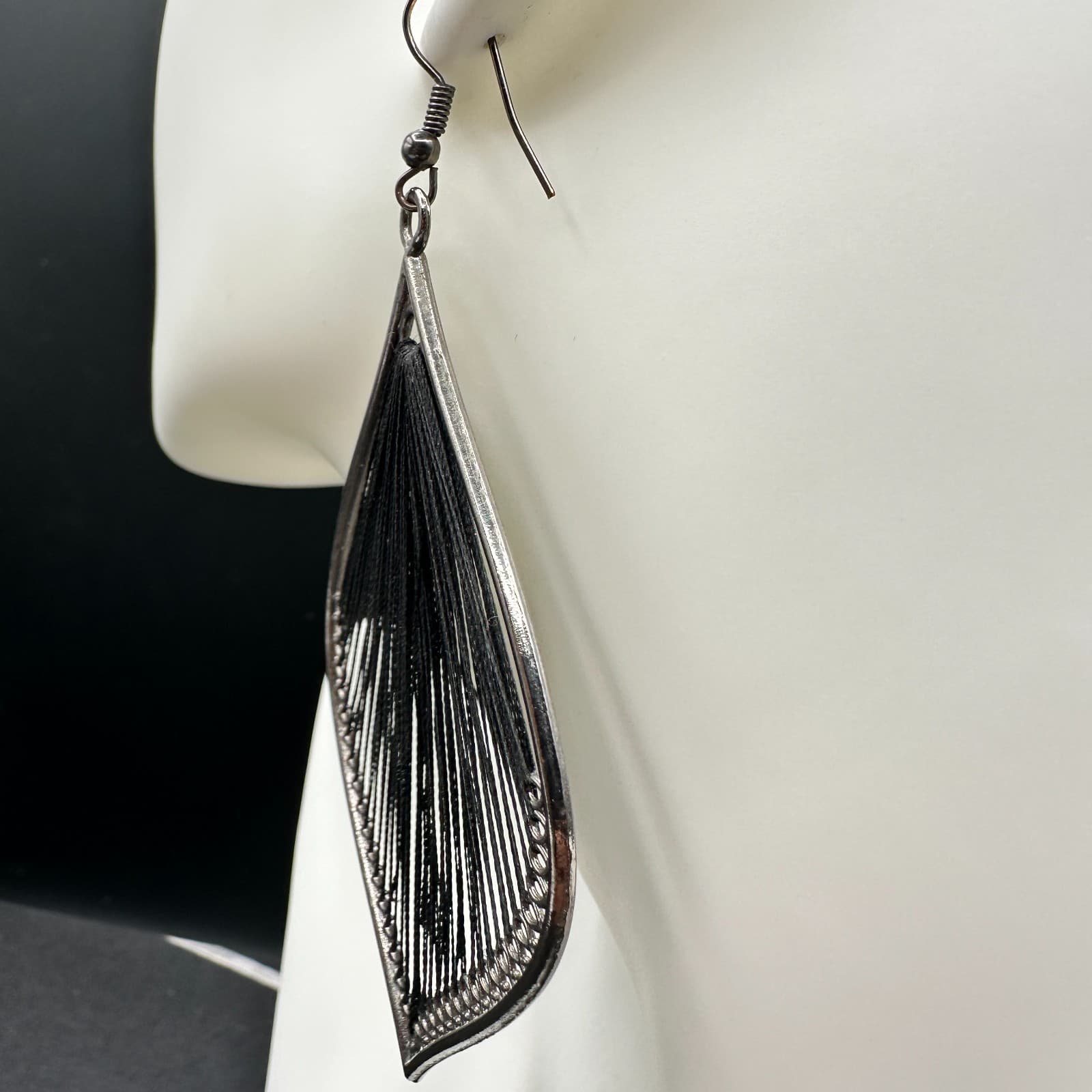VTG Boho Teardrop String Art Dangle Earrings Women Black Thread Silver Tone - Thumbnail 5