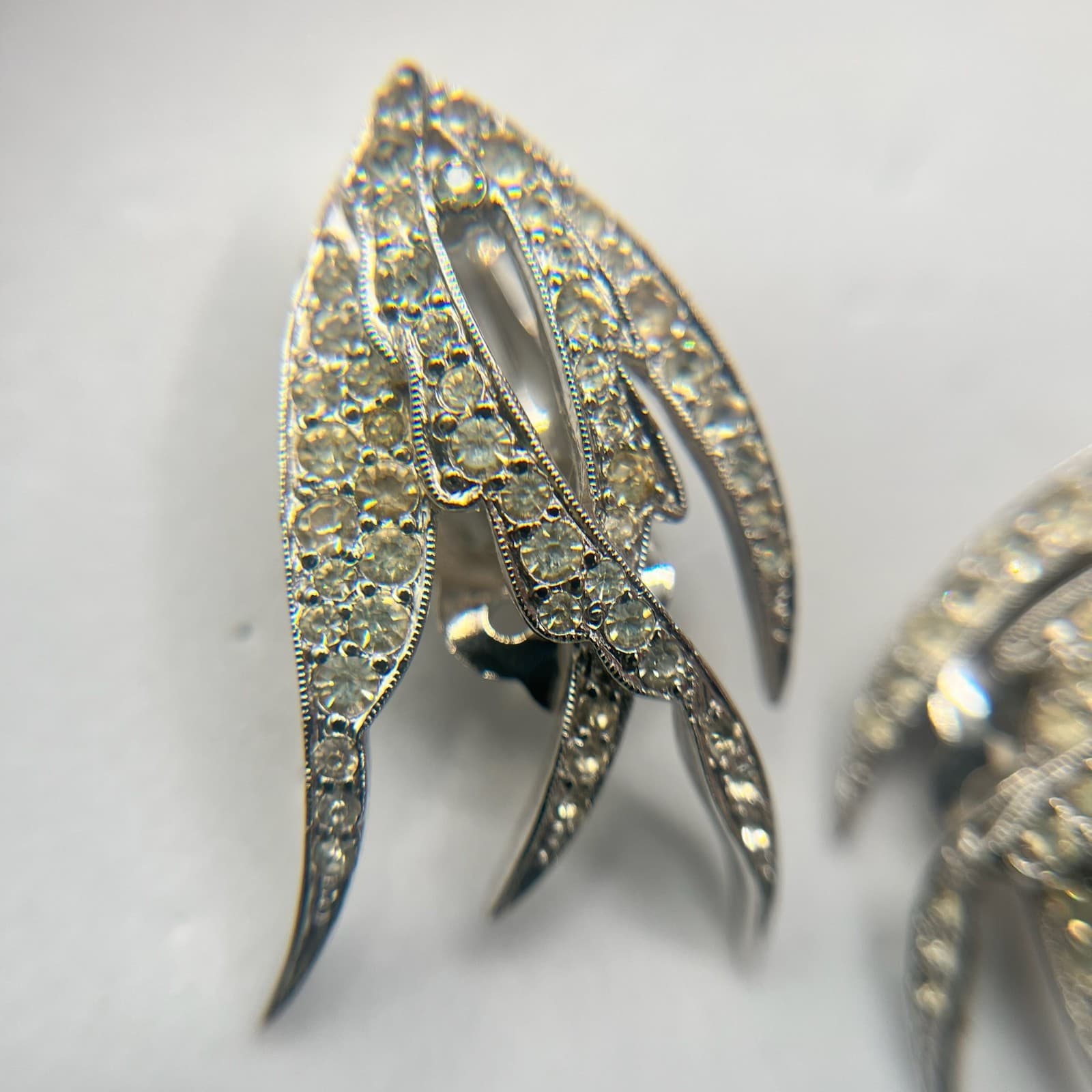 Vintage Wing Claw Clip Earrings Silver Tone Clear Rhinestone Women's Jewellery - Thumbnail 2