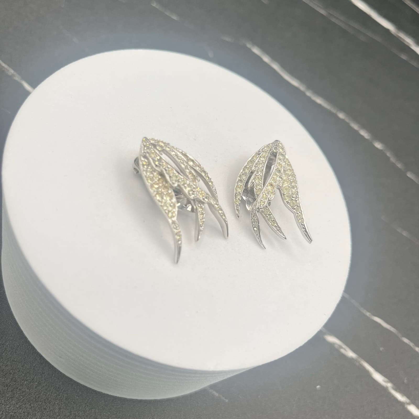 Vintage Wing Claw Clip Earrings Silver Tone Clear Rhinestone Women's Jewellery - Thumbnail 7