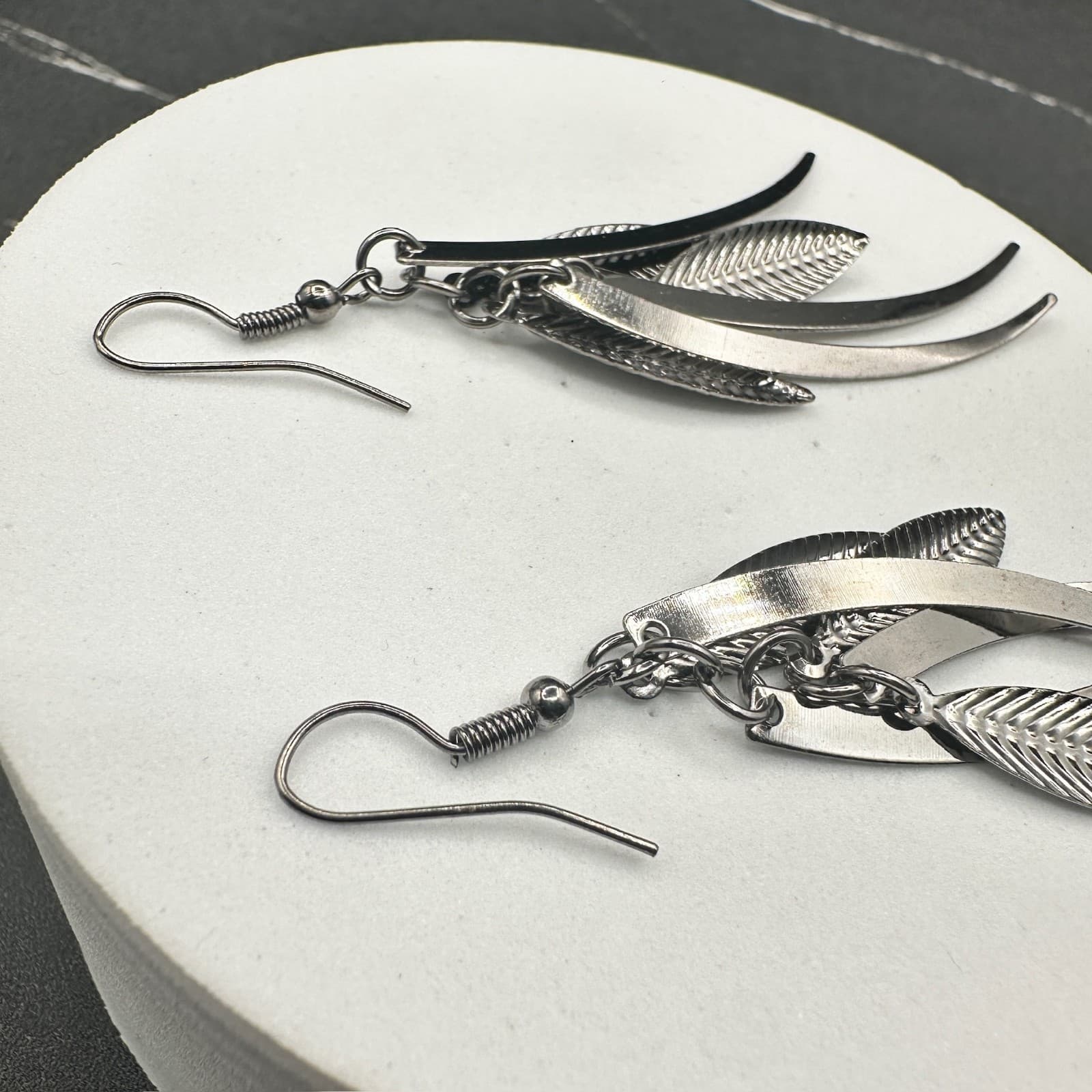 Vintage Dangle Earrings Silver-Tone Metal Leaf & Blade Women's Jewellery 3" - Thumbnail 3