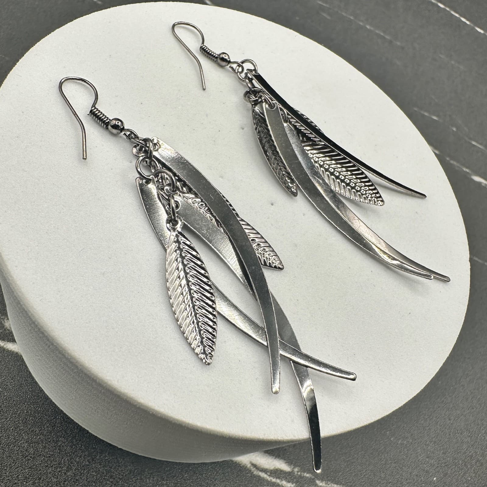Vintage Dangle Earrings Silver-Tone Metal Leaf & Blade Women's Jewellery 3" - Thumbnail 2