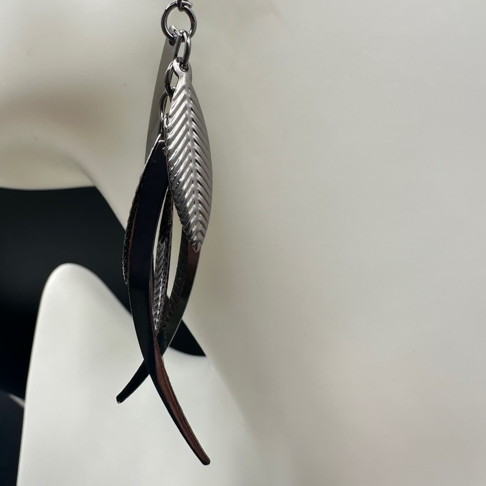 Vintage Dangle Earrings Silver-Tone Metal Leaf & Blade Women's Jewellery 3" - Thumbnail 6