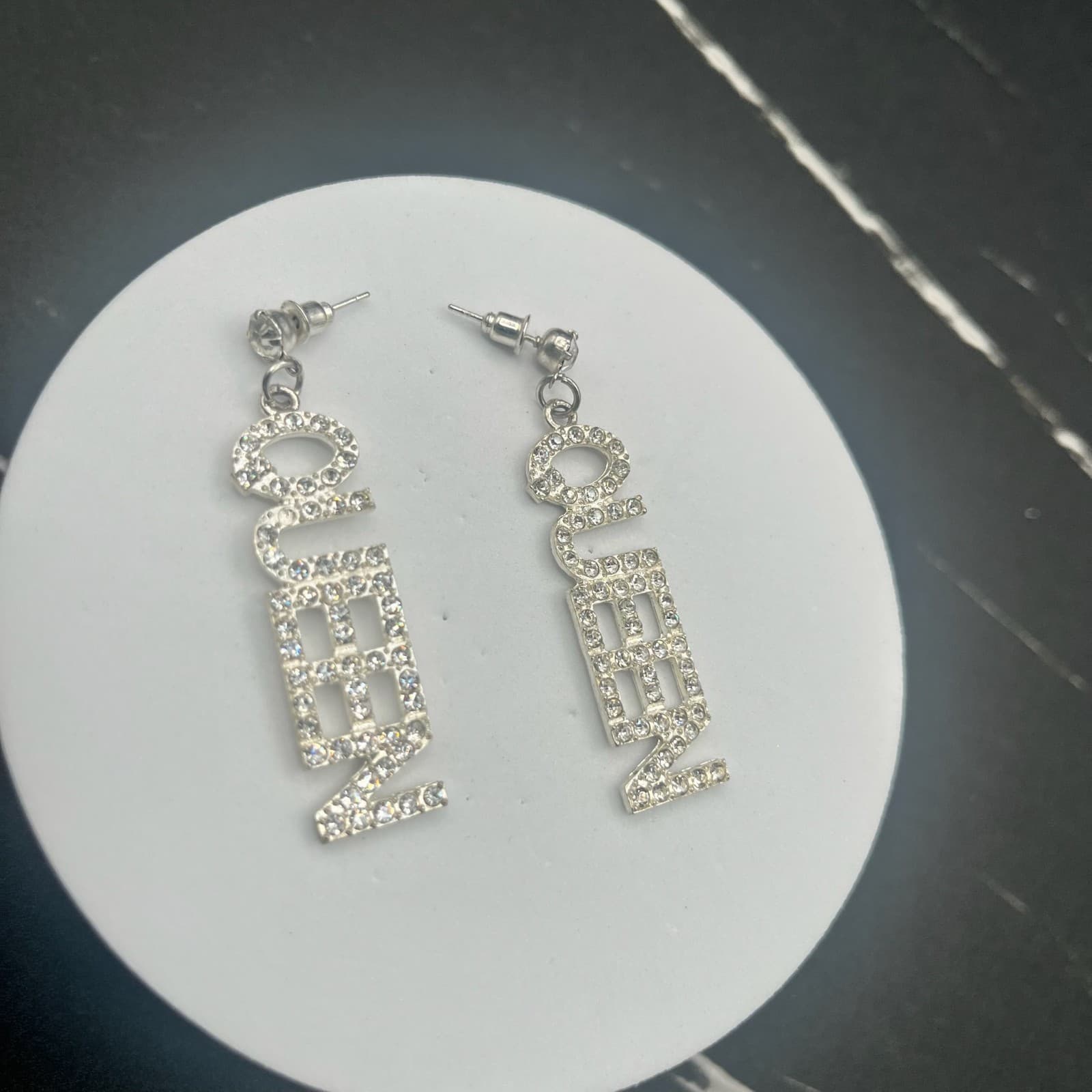 Vintage QUEEN Dangle Drop Earrings Silver-Tone Rhinestone Women's Jewellery 2" - Thumbnail 8