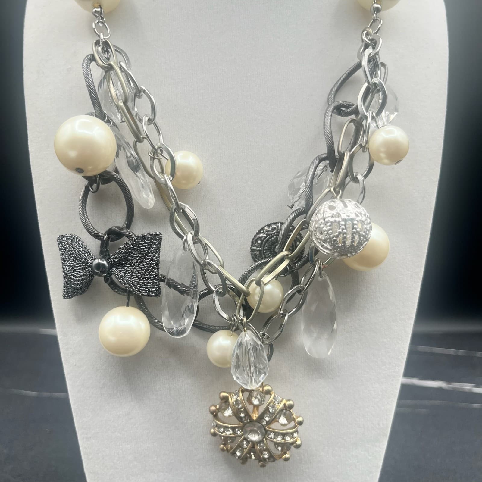 Vintage Y2K Chunky Pearl Necklace Gold Tone Rhinestone Beaded Chain Jewellery - Thumbnail 3