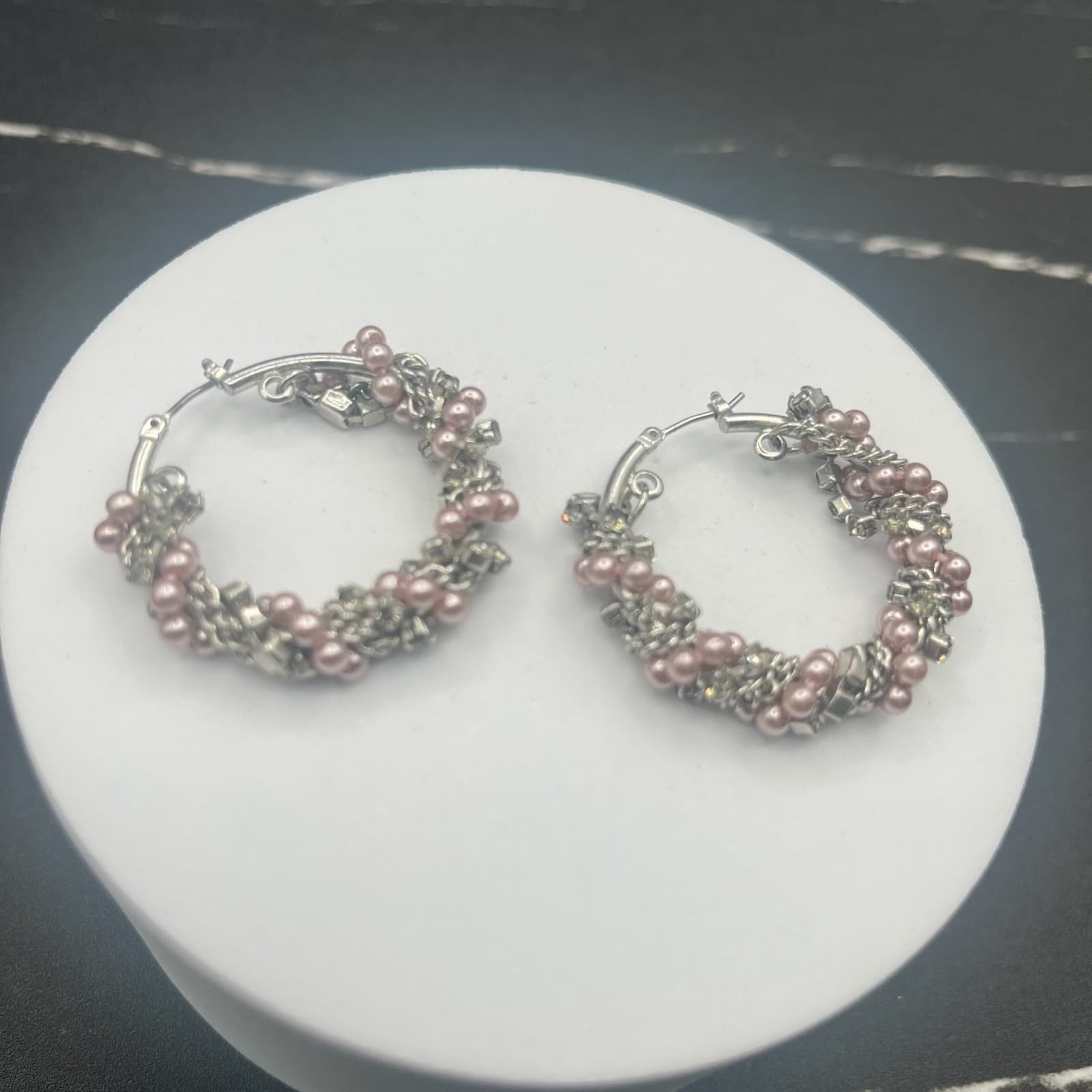 Vintage Y2K Hoop Earrings Silver-Tone Pink Faux Pearl Chain Statement 1.25" - Thumbnail 7