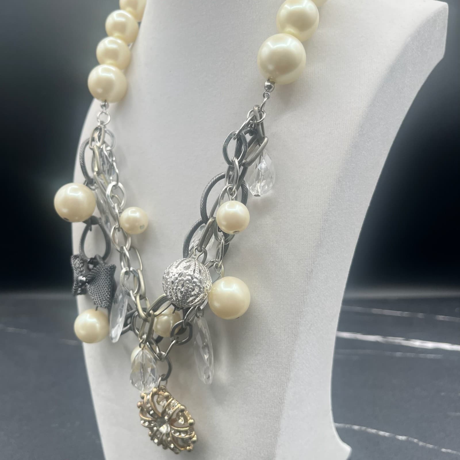 Vintage Y2K Chunky Pearl Necklace Gold Tone Rhinestone Beaded Chain Jewellery - Thumbnail 5