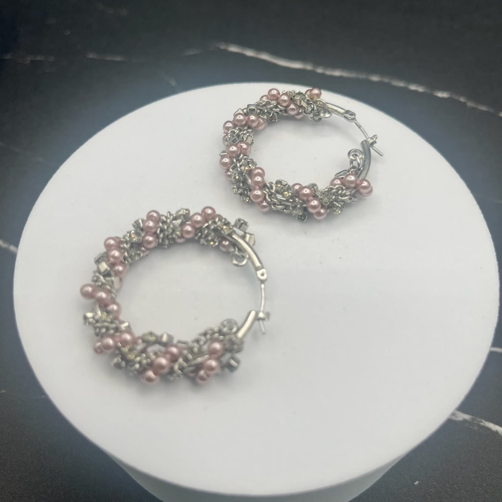 Vintage Y2K Hoop Earrings Silver-Tone Pink Faux Pearl Chain Statement 1.25" - Thumbnail 8