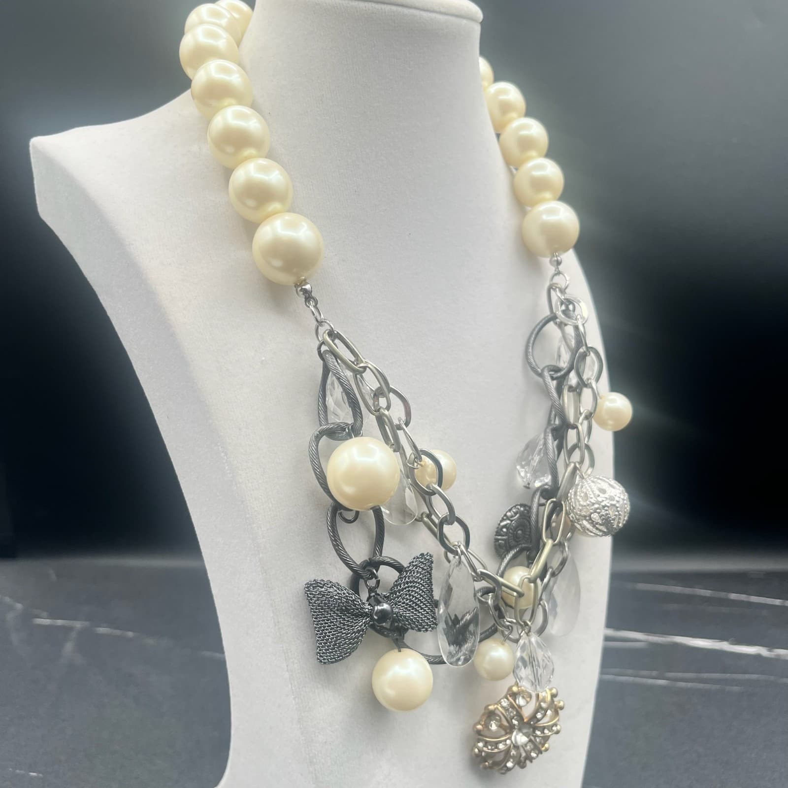 Vintage Y2K Chunky Pearl Necklace Gold Tone Rhinestone Beaded Chain Jewellery - Thumbnail 4