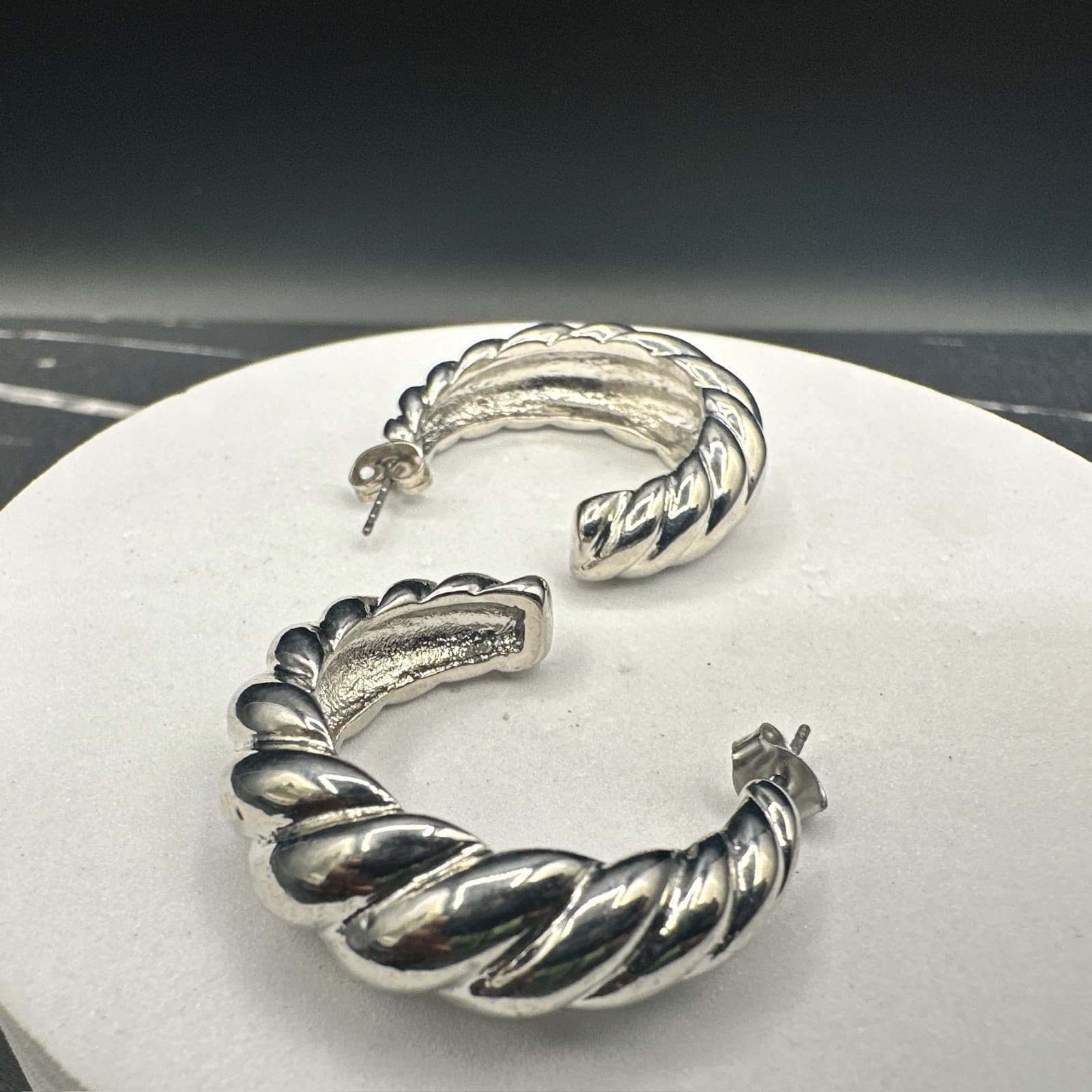Vintage Y2K Twisted Hoop Earrings Silver Tone Wide Croissant Women's jewellery - Thumbnail 5