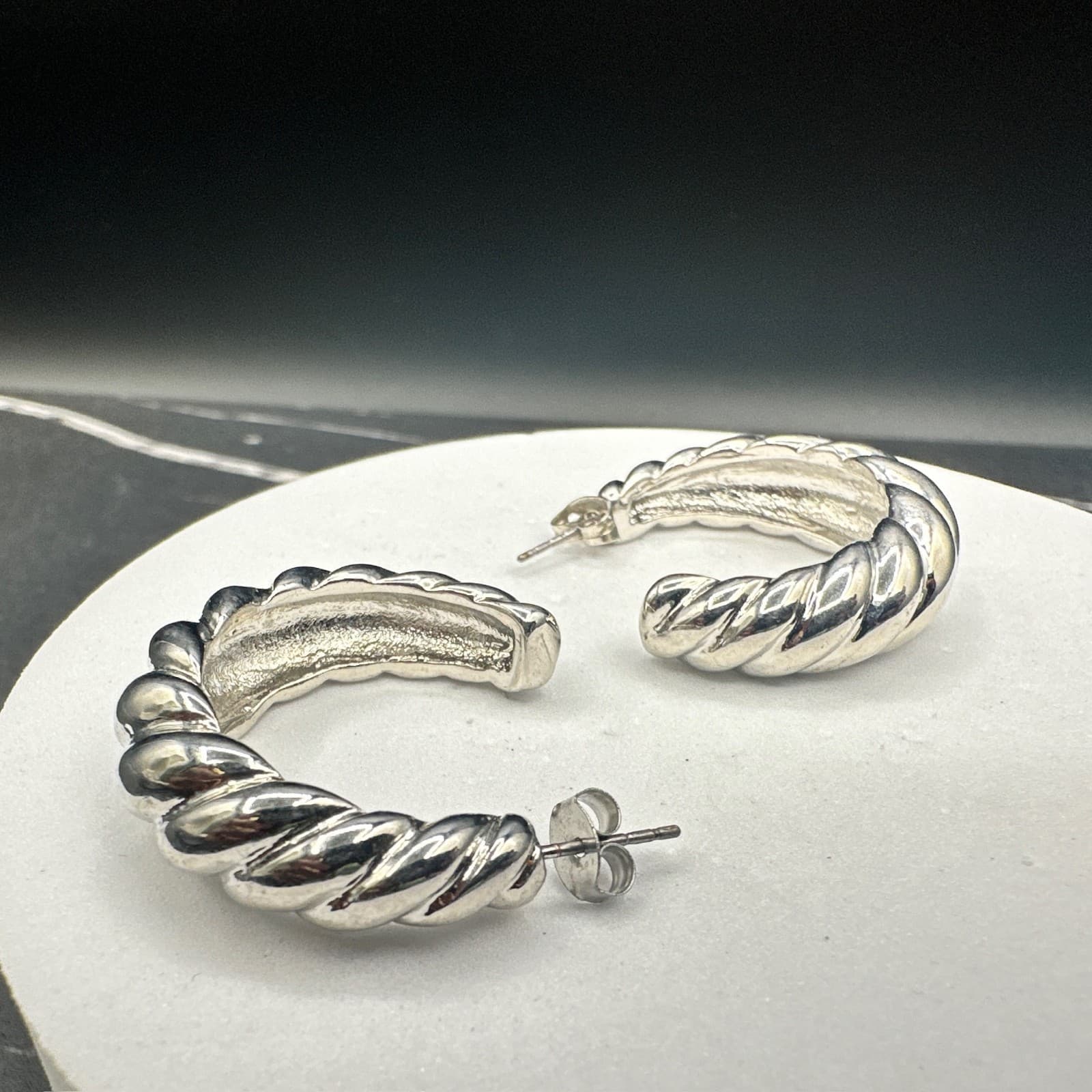 Vintage Y2K Twisted Hoop Earrings Silver Tone Wide Croissant Women's jewellery - Thumbnail 6