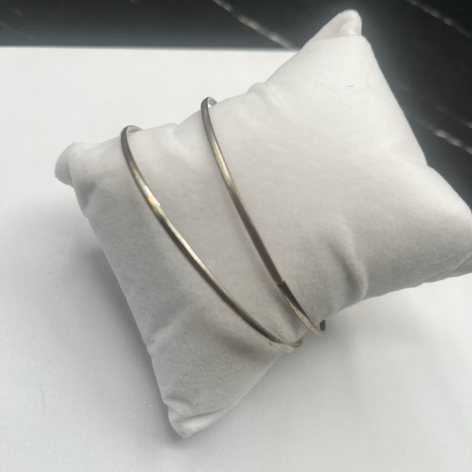 Vintage Set of 2 Thin Bangle Bracelet Silver Tone Stacking Simple Jewellery - Thumbnail 2