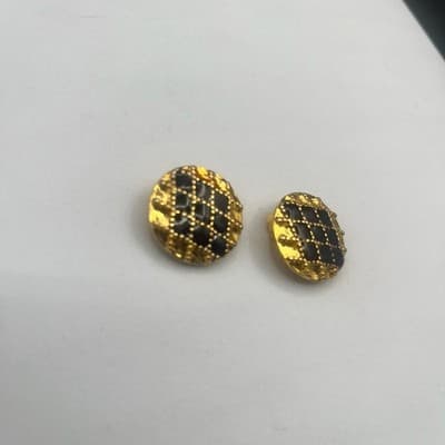 Vintage Gold Tone Quilted Enamel Button Earrings Clip On Checkerboard Jewelry - Thumbnail 2