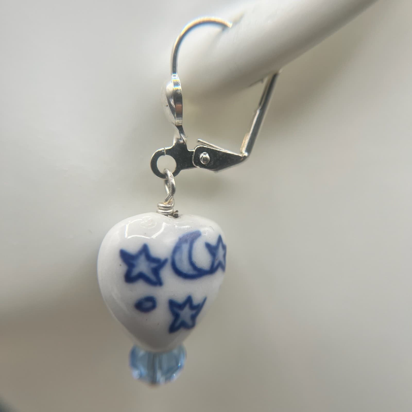 Vintage 90s Dangle Earrings Porcelain Heart Moon Stars Drop Women's Jewelry - Thumbnail 6